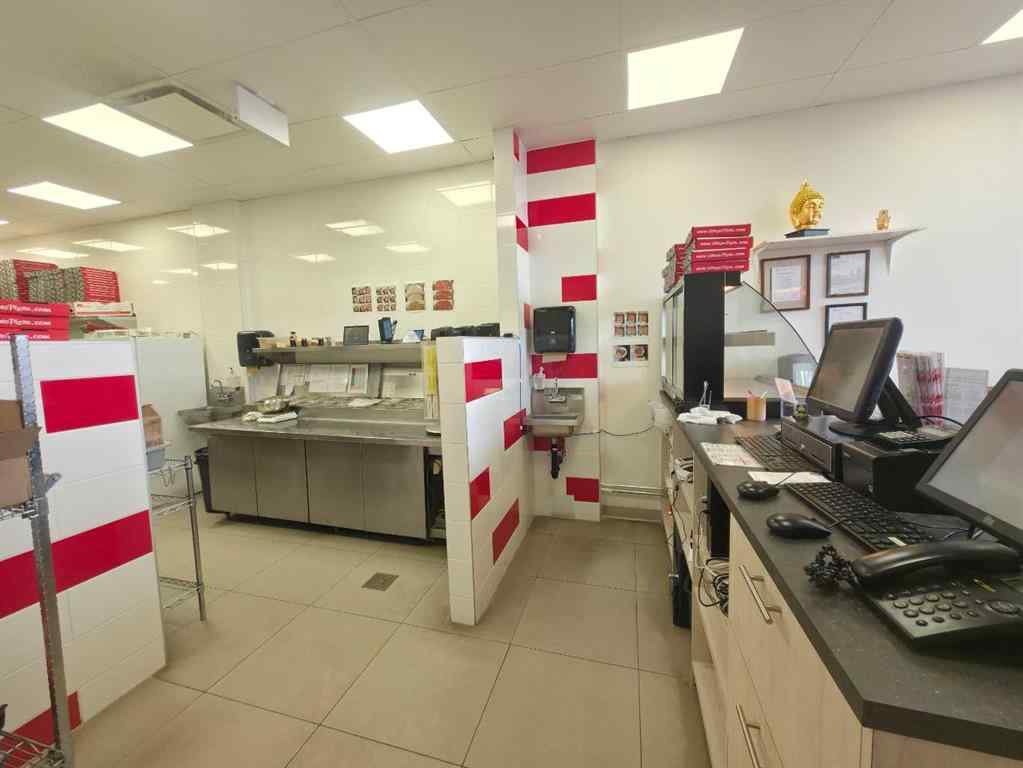 MLS® A2268294 - 3915 17 Avenue SW in Glendale Calgary, Commercial