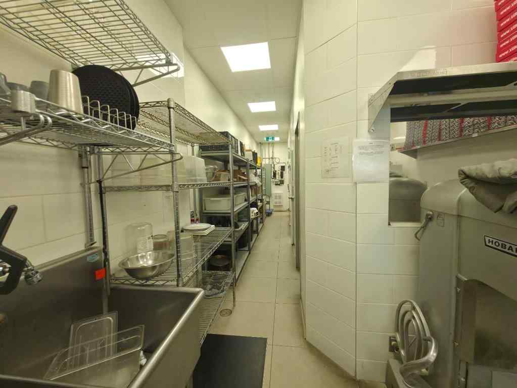 MLS® A2268294 - 3915 17 Avenue SW in Glendale Calgary, Commercial