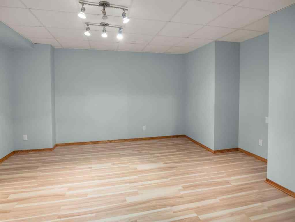 MLS® A2268298 - 22 Ansett Crescent  in Anders Park East Red Deer, Residential