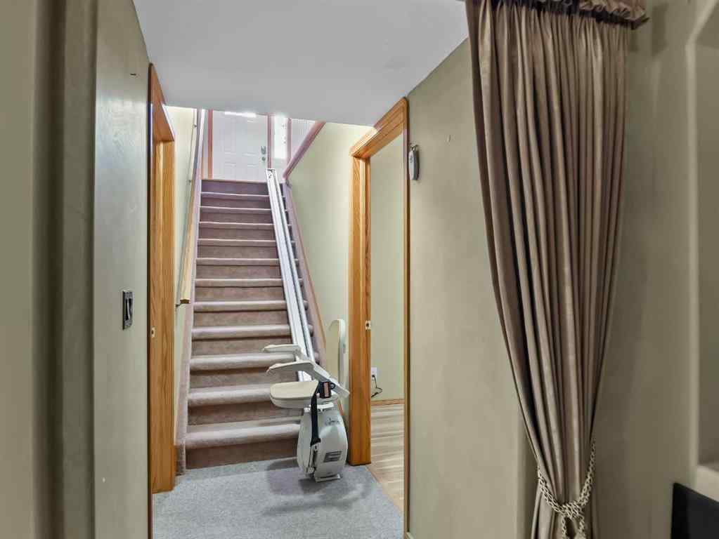 MLS® A2268298 - 22 Ansett Crescent  in Anders Park East Red Deer, Residential