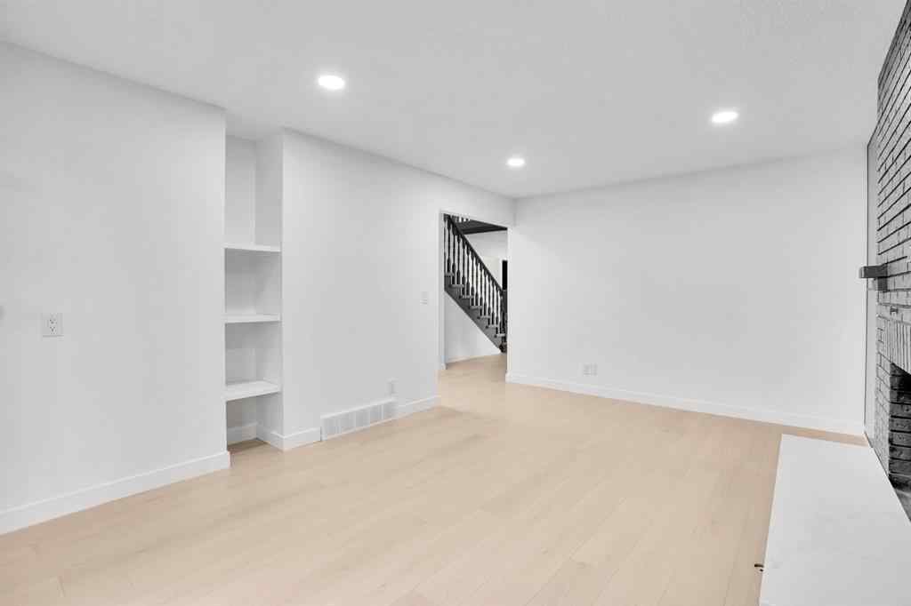 MLS® A2268307 - 7 Deercrest Way SE in Deer Ridge Calgary, Residential