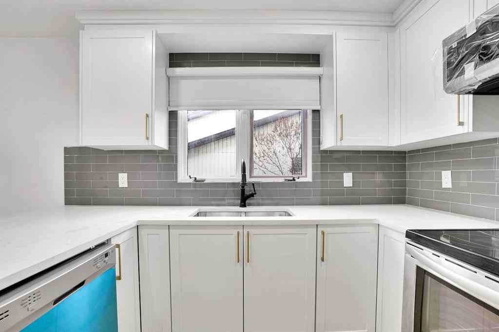 MLS® A2268307 - 7 Deercrest Way SE in Deer Ridge Calgary, Residential