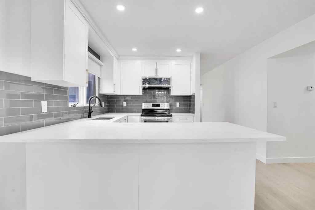 MLS® A2268307 - 7 Deercrest Way SE in Deer Ridge Calgary, Residential