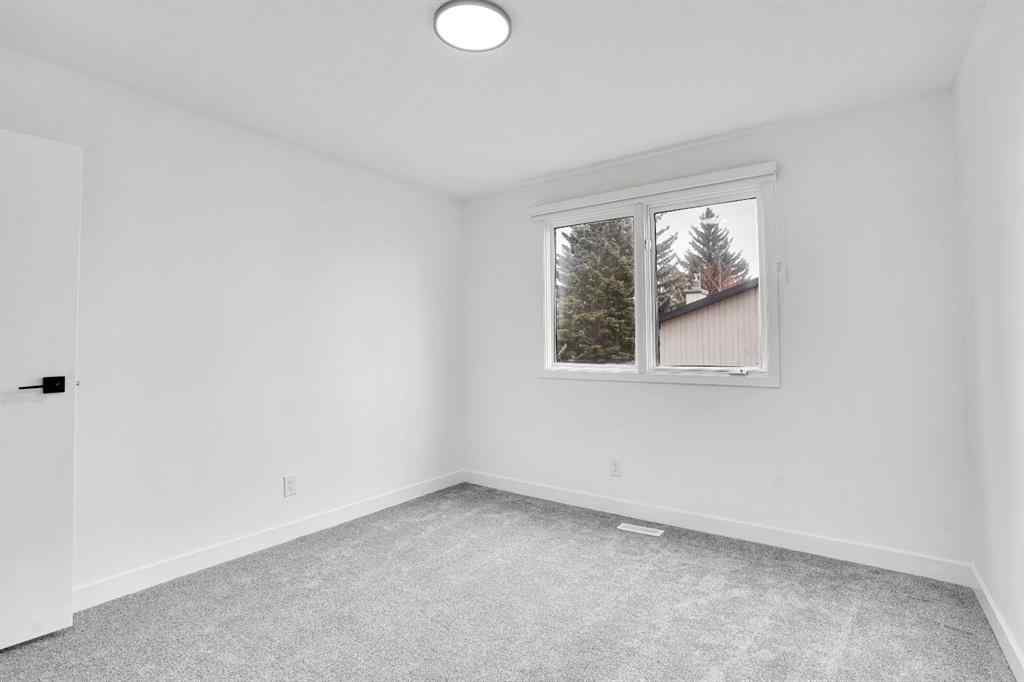 MLS® A2268307 - 7 Deercrest Way SE in Deer Ridge Calgary, Residential