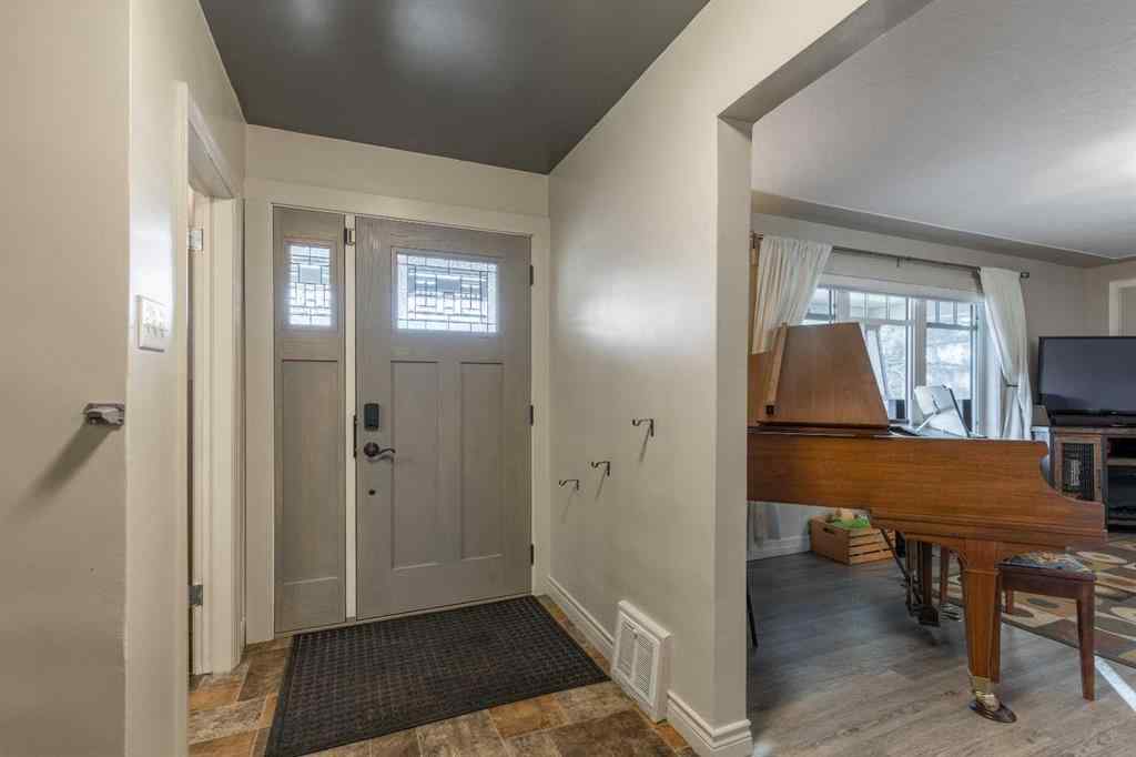 MLS&reg; # A2268308 - 530 16 Street S in Victoria Park Lethbridge, Residential Open Houses