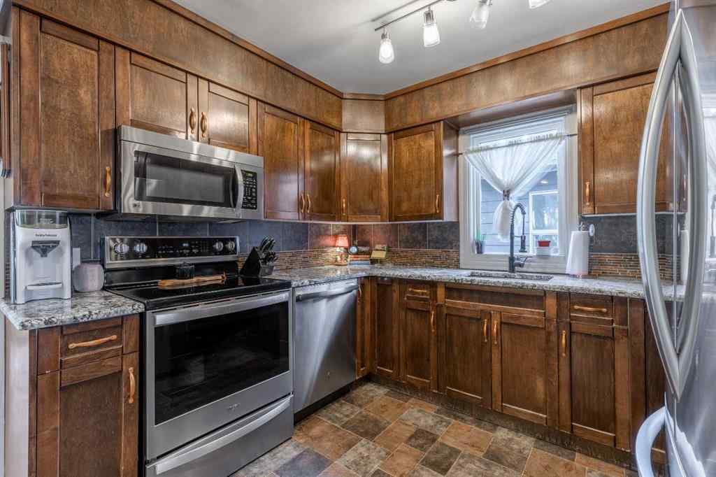 MLS&reg; # A2268308 - 530 16 Street S in Victoria Park Lethbridge, Residential Open Houses