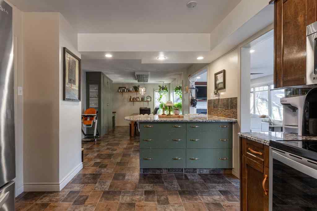 MLS&reg; # A2268308 - 530 16 Street S in Victoria Park Lethbridge, Residential Open Houses