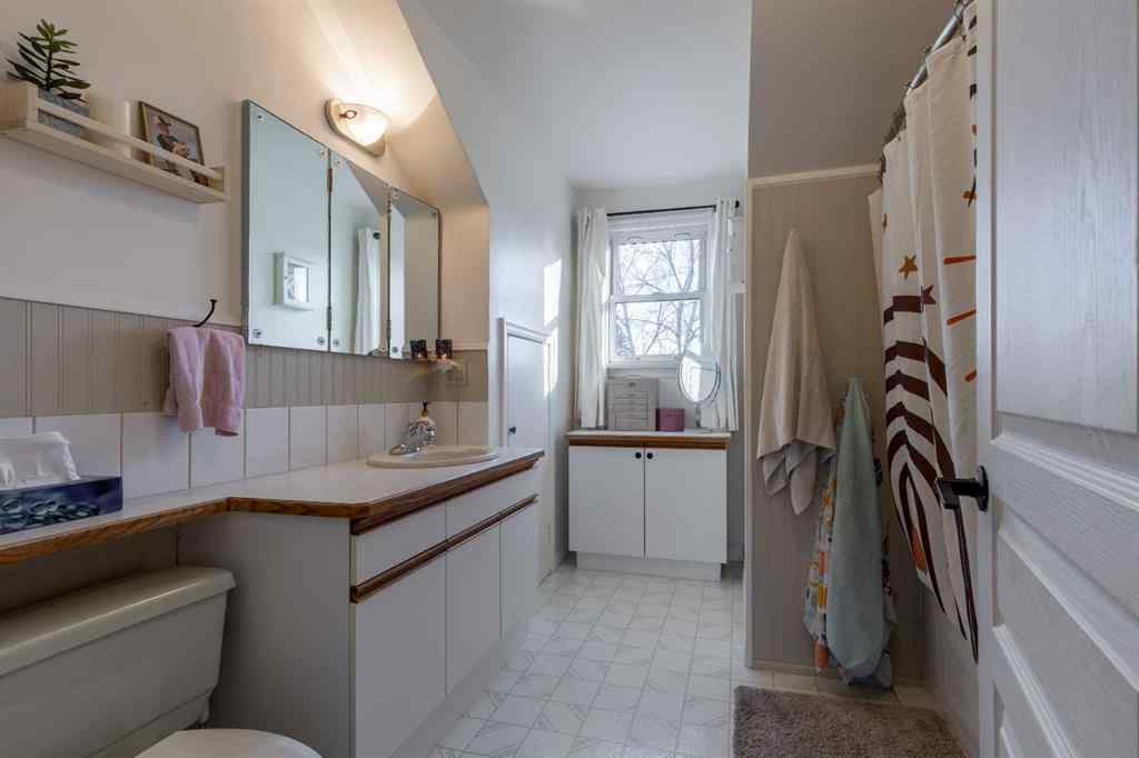 MLS&reg; # A2268308 - 530 16 Street S in Victoria Park Lethbridge, Residential Open Houses