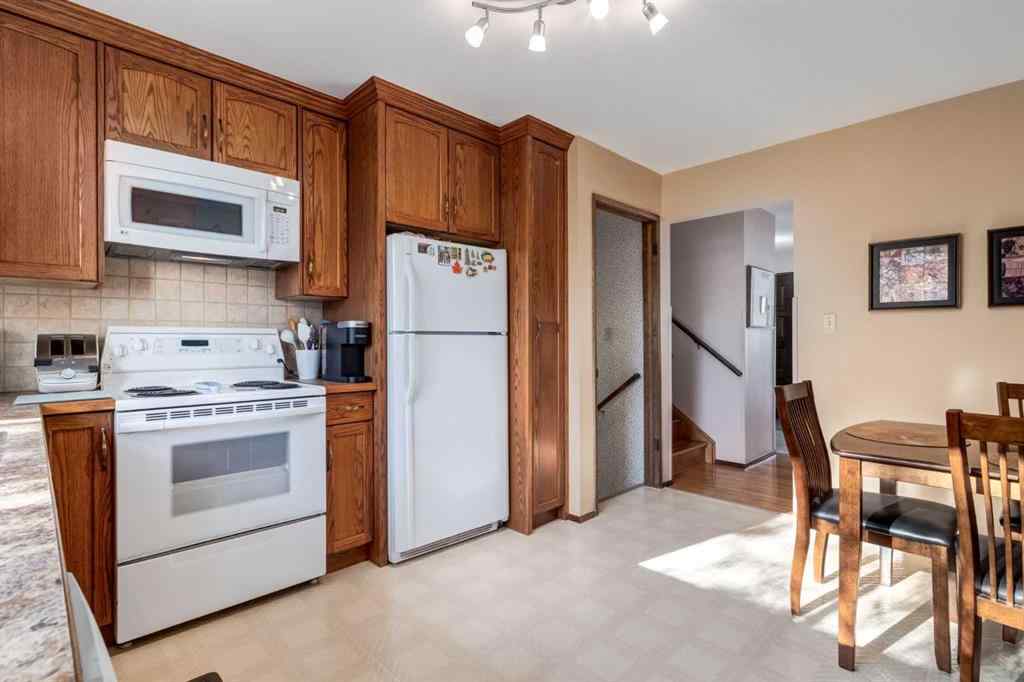 MLS® A2268316 - 1623 111 Avenue SW in Braeside Calgary, Residential