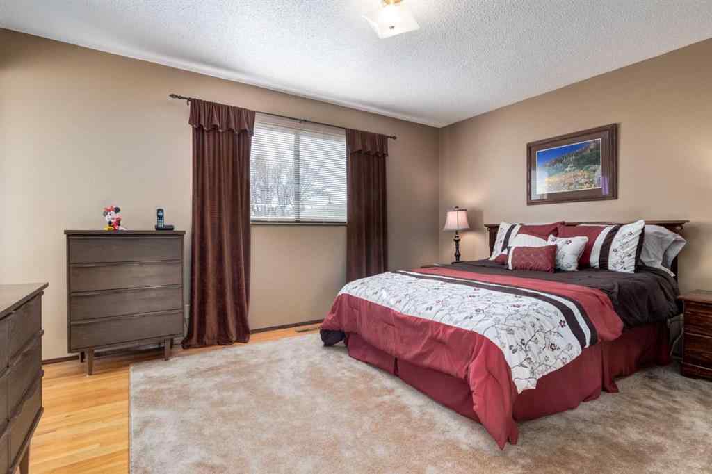 MLS® A2268316 - 1623 111 Avenue SW in Braeside Calgary, Residential