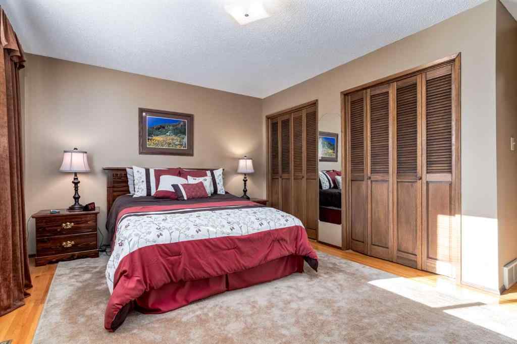 MLS® A2268316 - 1623 111 Avenue SW in Braeside Calgary, Residential