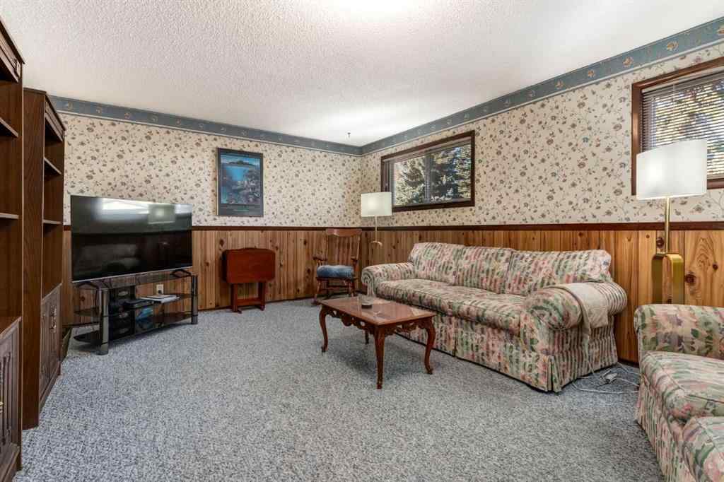 MLS® A2268316 - 1623 111 Avenue SW in Braeside Calgary, Residential