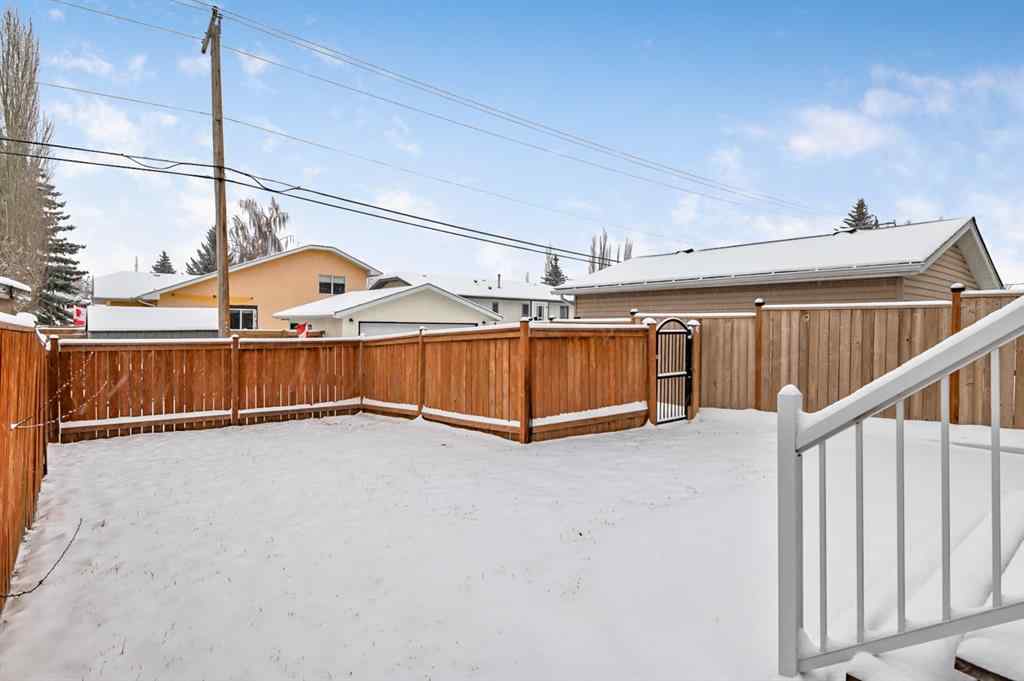 MLS® # A2268318 - 11 MAPLEWOOD Green  in NONE Strathmore, Residential Open Houses