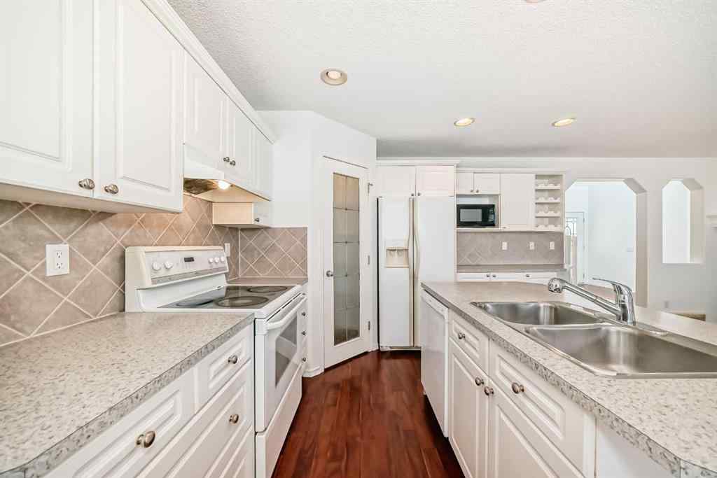 MLS® A2268327 - 8 Cranfield Place SE in Cranston Calgary, Residential