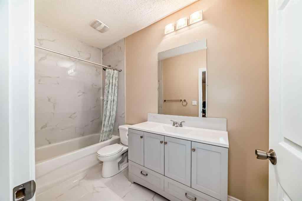 MLS® A2268328 - 120 COVE Road  in The Cove Chestermere, Residential