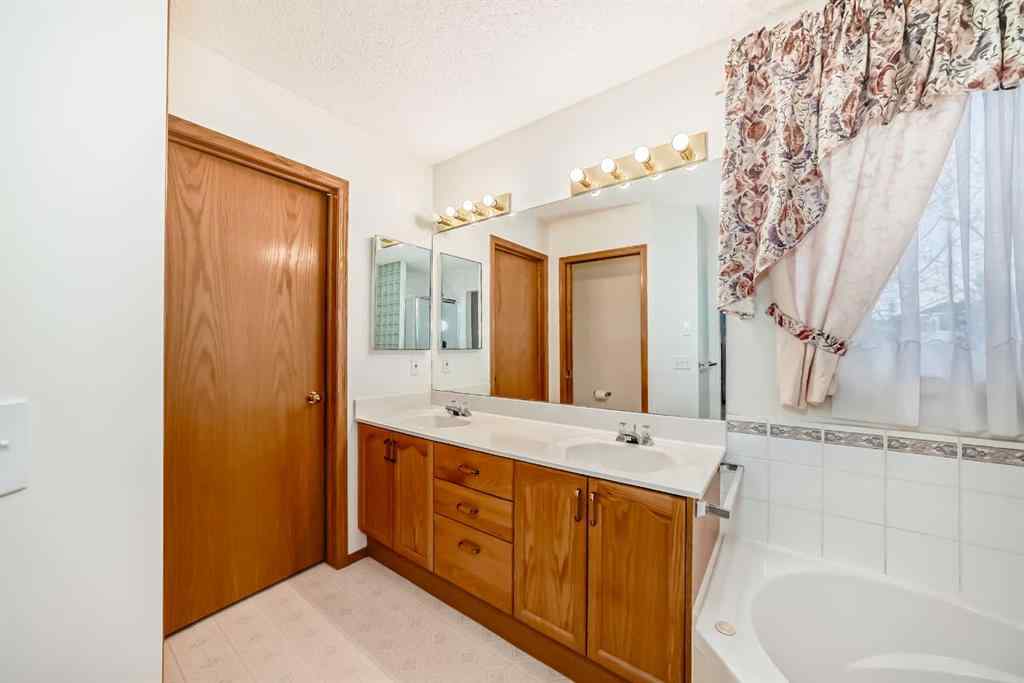 MLS® A2268328 - 120 COVE Road  in The Cove Chestermere, Residential