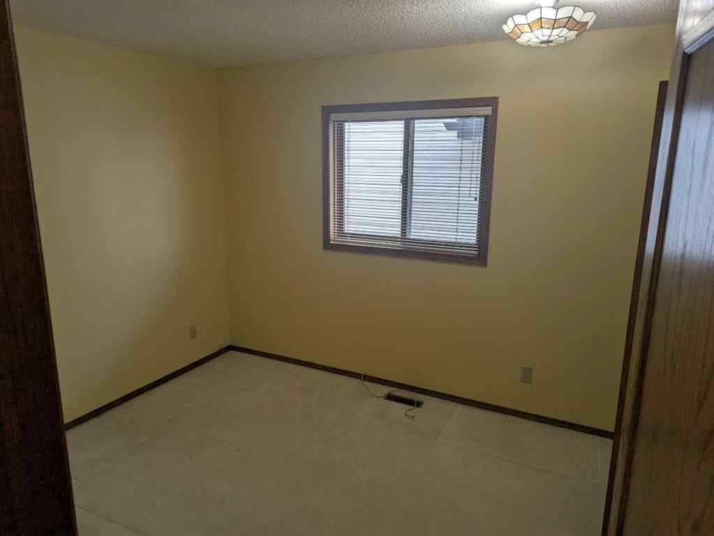 MLS&reg; # A2268333 - 165 Woodford Drive SW in Woodbine Calgary, Residential Open Houses