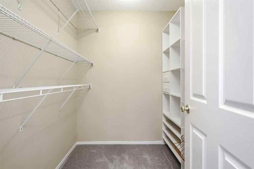 MLS® A2268336 - 375 Douglas Glen Gardens SE in Douglasdale/Glen Calgary, Residential