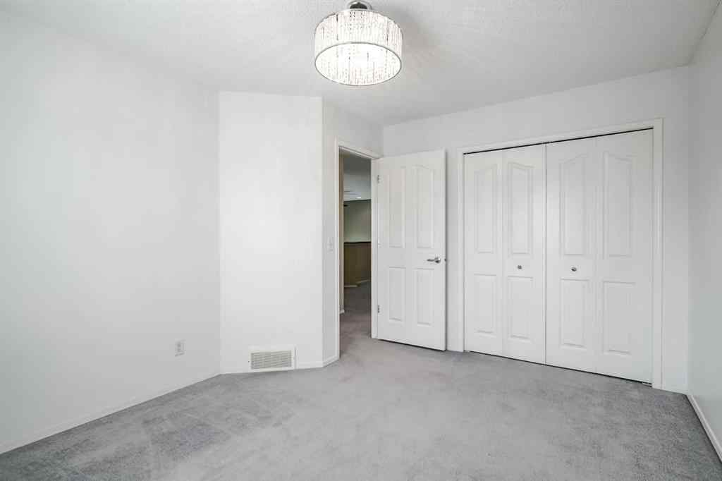 MLS® A2268336 - 375 Douglas Glen Gardens SE in Douglasdale/Glen Calgary, Residential