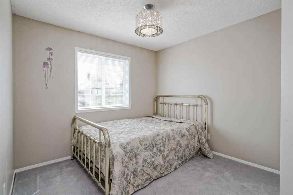 MLS® A2268336 - 375 Douglas Glen Gardens SE in Douglasdale/Glen Calgary, Residential