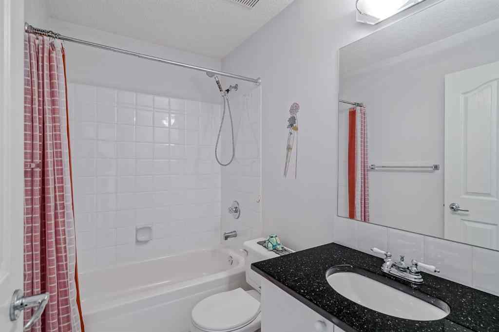 MLS® A2268336 - 375 Douglas Glen Gardens SE in Douglasdale/Glen Calgary, Residential