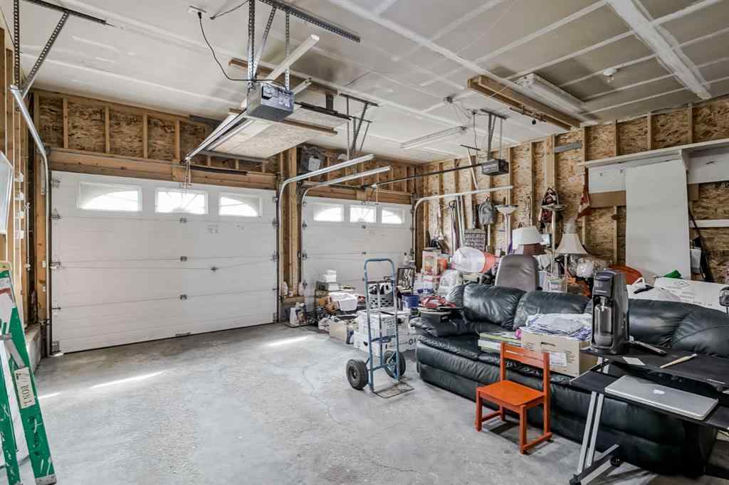 MLS® A2268336 - 375 Douglas Glen Gardens SE in Douglasdale/Glen Calgary, Residential