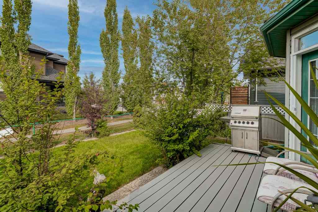 MLS® A2268336 - 375 Douglas Glen Gardens SE in Douglasdale/Glen Calgary, Residential