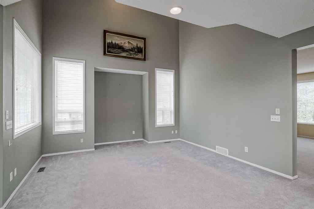 MLS® A2268336 - 375 Douglas Glen Gardens SE in Douglasdale/Glen Calgary, Residential