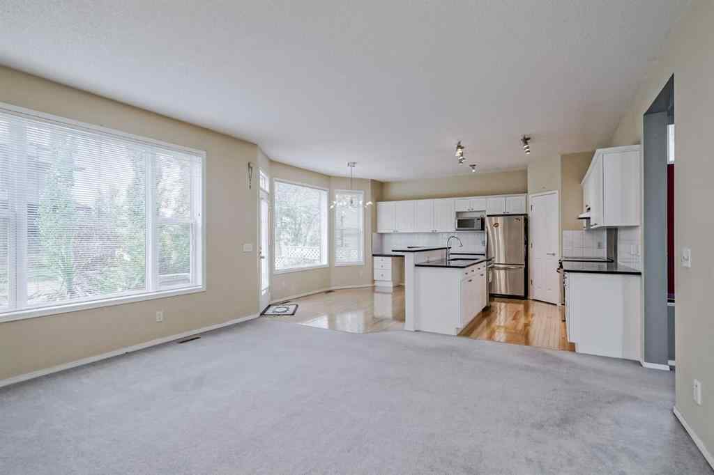 MLS® A2268336 - 375 Douglas Glen Gardens SE in Douglasdale/Glen Calgary, Residential