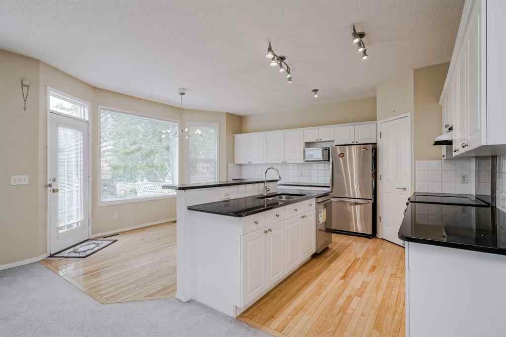 MLS® A2268336 - 375 Douglas Glen Gardens SE in Douglasdale/Glen Calgary, Residential