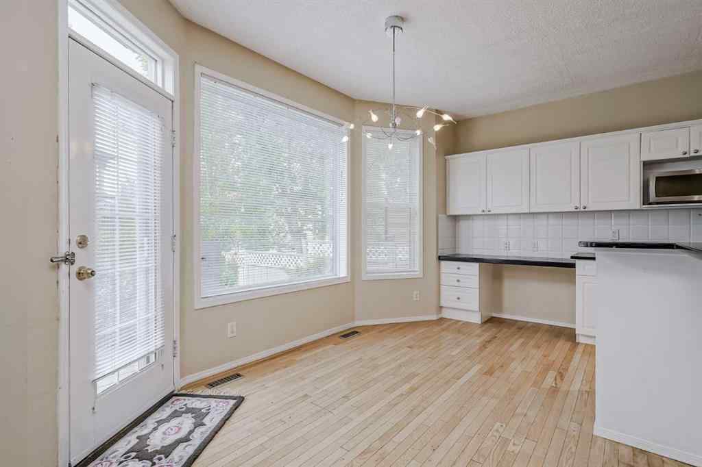 MLS® A2268336 - 375 Douglas Glen Gardens SE in Douglasdale/Glen Calgary, Residential