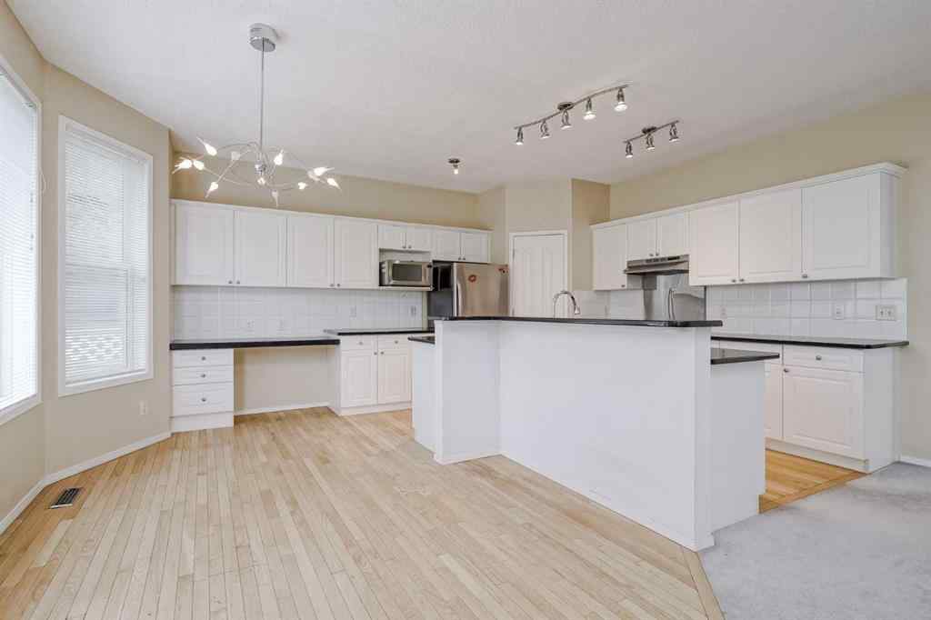 MLS® A2268336 - 375 Douglas Glen Gardens SE in Douglasdale/Glen Calgary, Residential