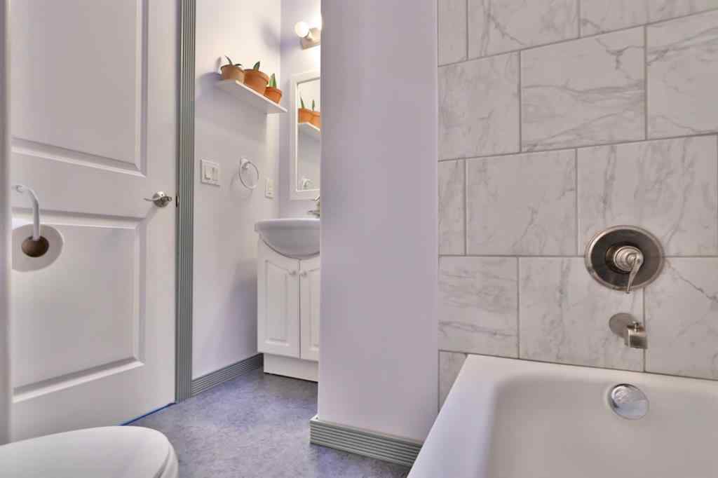 MLS® A2268344 - 5338 55 Avenue  in Bashaw Bashaw, Residential