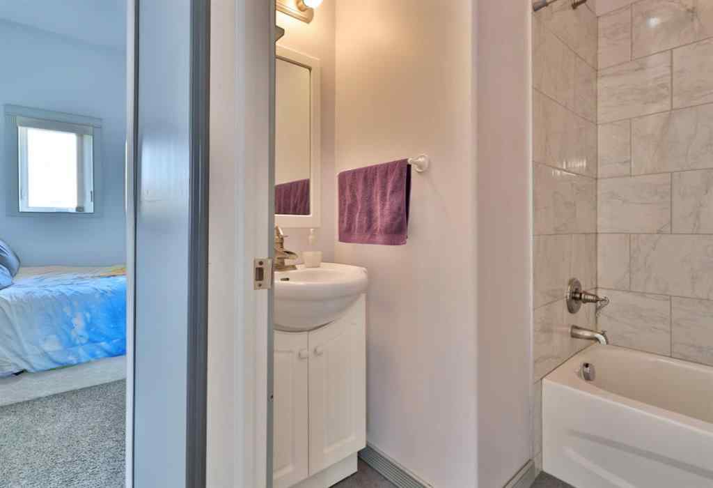 MLS® A2268344 - 5338 55 Avenue  in Bashaw Bashaw, Residential