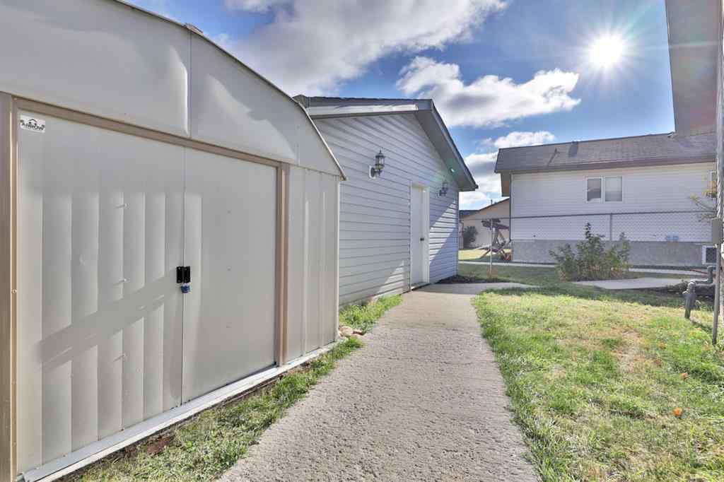 MLS® A2268344 - 5338 55 Avenue  in Bashaw Bashaw, Residential