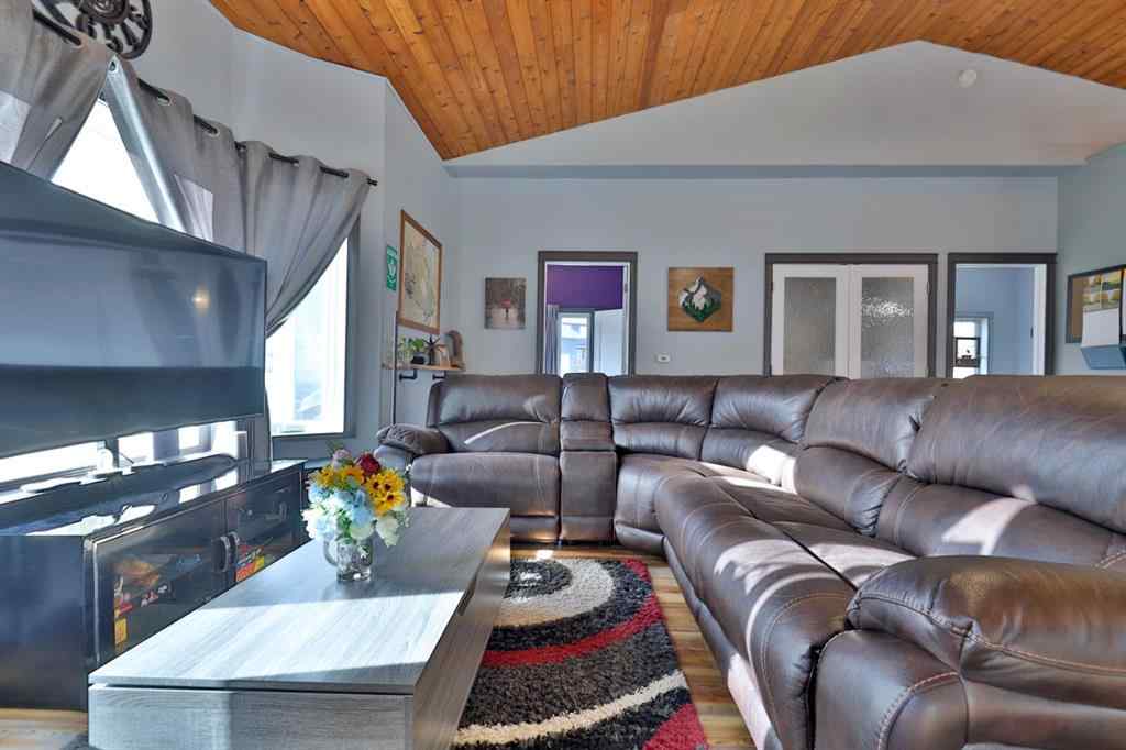 MLS® A2268344 - 5338 55 Avenue  in Bashaw Bashaw, Residential