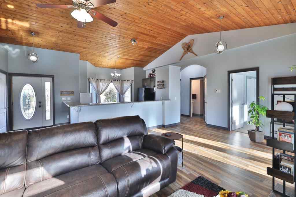 MLS® A2268344 - 5338 55 Avenue  in Bashaw Bashaw, Residential