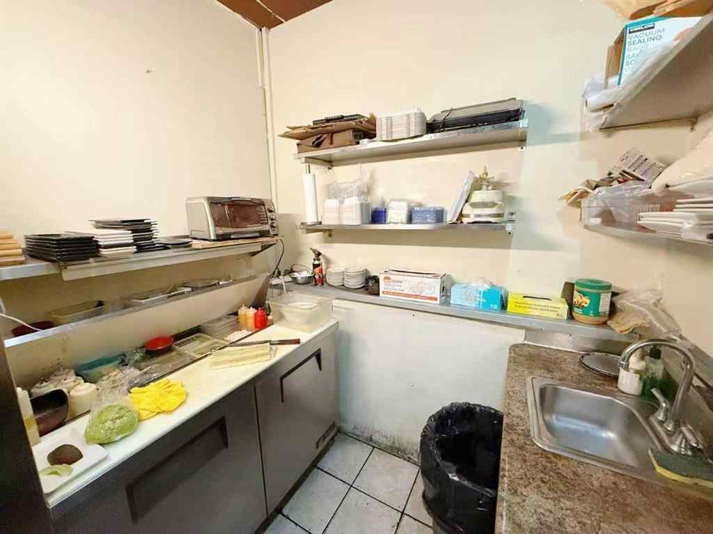 MLS® A2268347 - 920 36 Street NE in Marlborough Calgary, Commercial