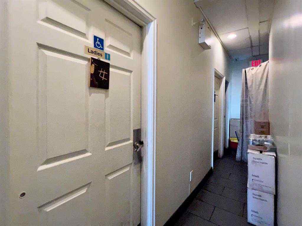 MLS® A2268347 - 920 36 Street NE in Marlborough Calgary, Commercial