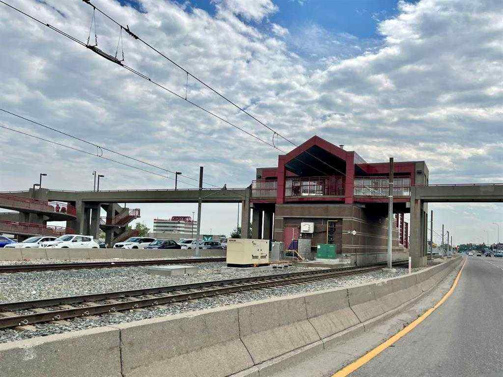 MLS® A2268347 - 920 36 Street NE in Marlborough Calgary, Commercial