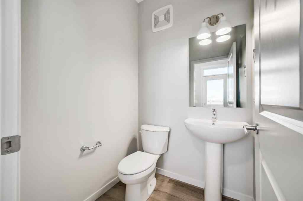 MLS® A2268354 - 21 Mercado Landing SE in Mahogany Calgary, Rental