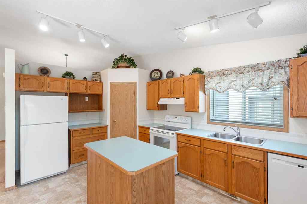 MLS® A2268362 - 131 Tipping Close SE in Thorburn Airdrie, Residential