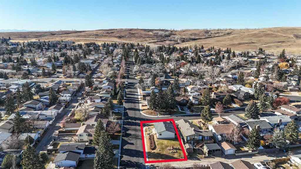 MLS® A2268368 - 204 Norfolk Road NW in North Haven Upper Calgary, Residential