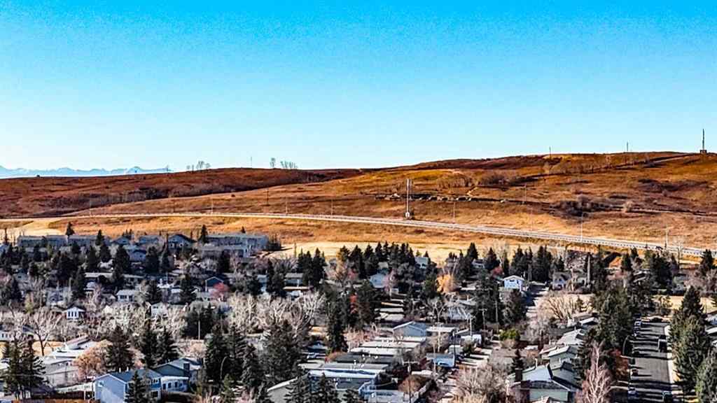 MLS® A2268368 - 204 Norfolk Road NW in North Haven Upper Calgary, Residential