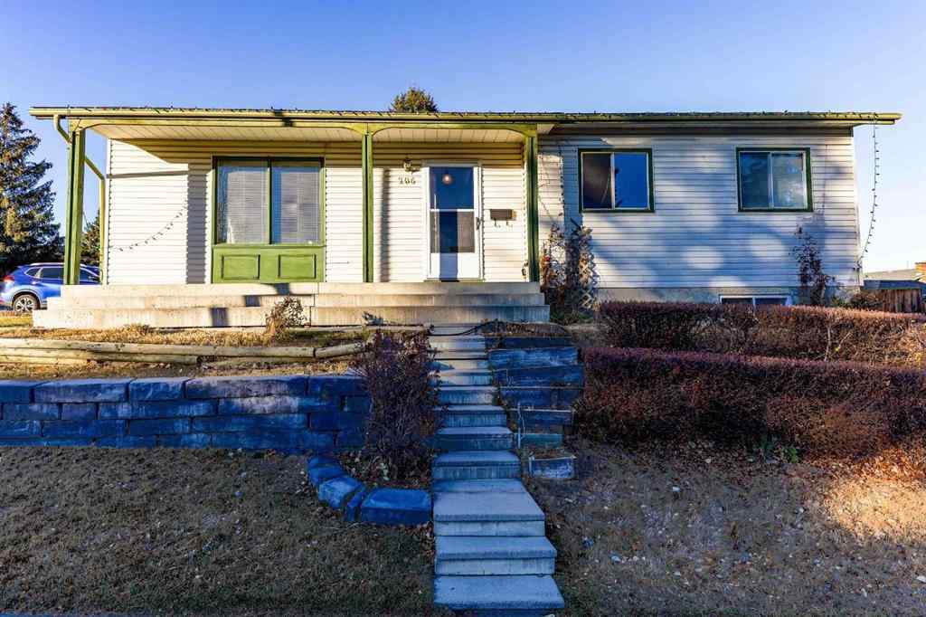 MLS® A2268368 - 204 Norfolk Road NW in North Haven Upper Calgary, Residential