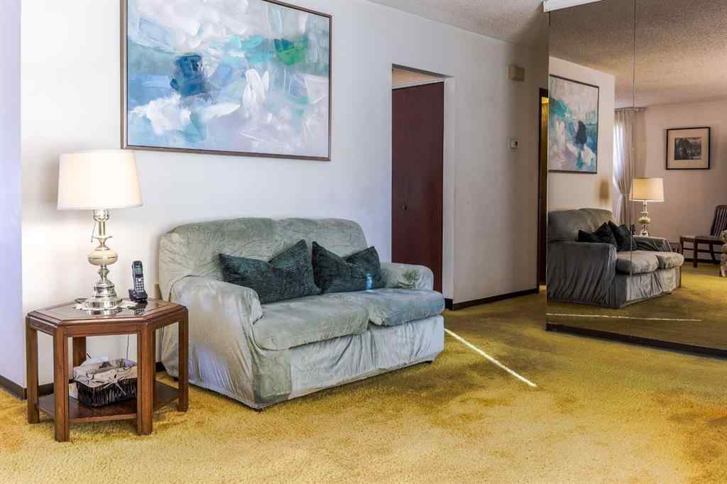 MLS® A2268368 - 204 Norfolk Road NW in North Haven Upper Calgary, Residential