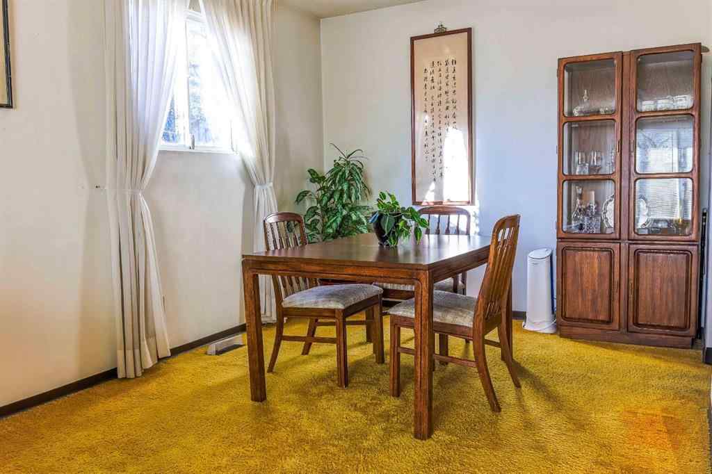 MLS® A2268368 - 204 Norfolk Road NW in North Haven Upper Calgary, Residential