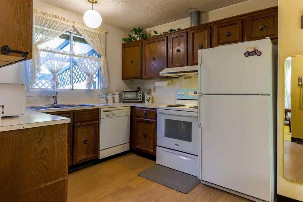 MLS® A2268368 - 204 Norfolk Road NW in North Haven Upper Calgary, Residential