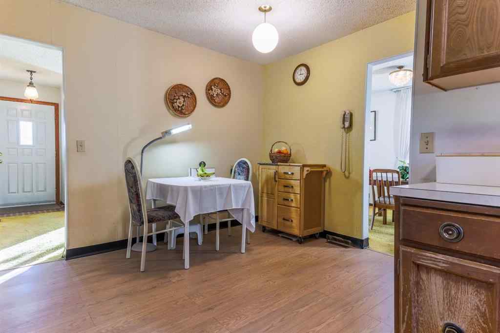 MLS® A2268368 - 204 Norfolk Road NW in North Haven Upper Calgary, Residential