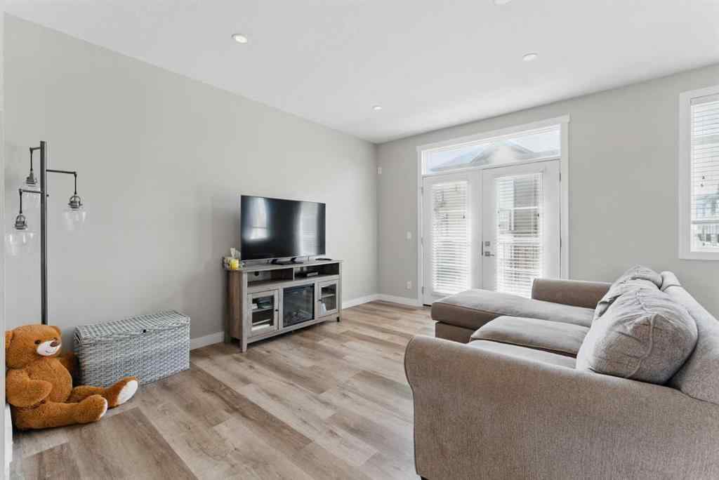 MLS® A2268379 - 815 85 Street SW in West Springs Calgary, Residential